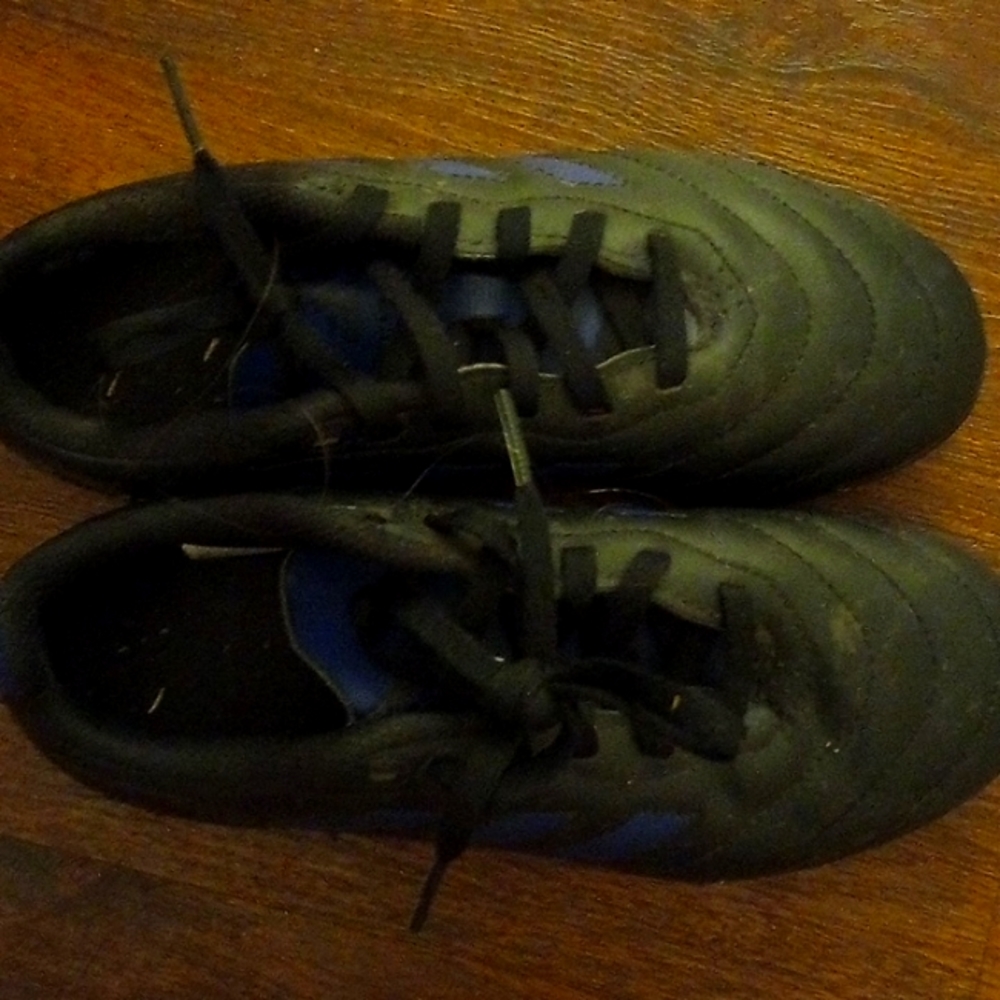 Boys Adidas soccer cleats